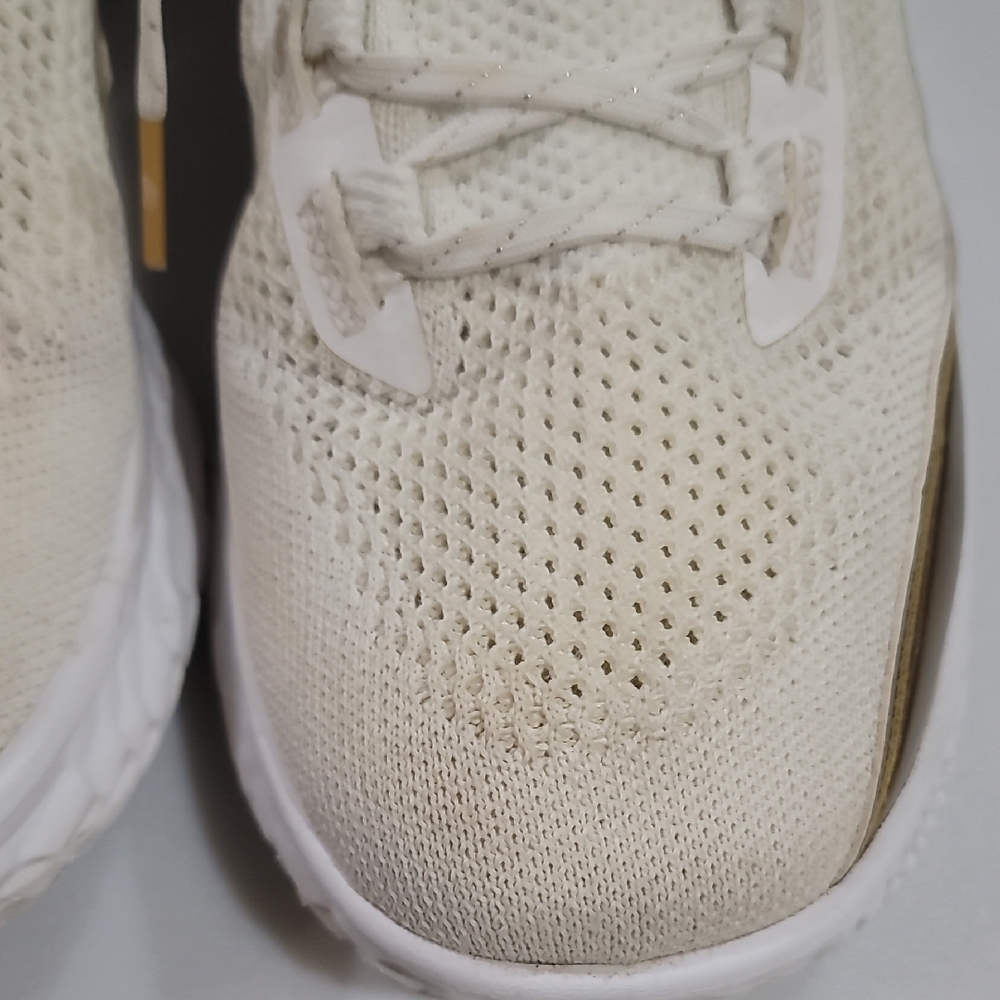 Curry Under Armor Flow 8 Sneakers w/ Gold Accents Size 12 M 13.5 W US EU 46 - Picture 7 of 16